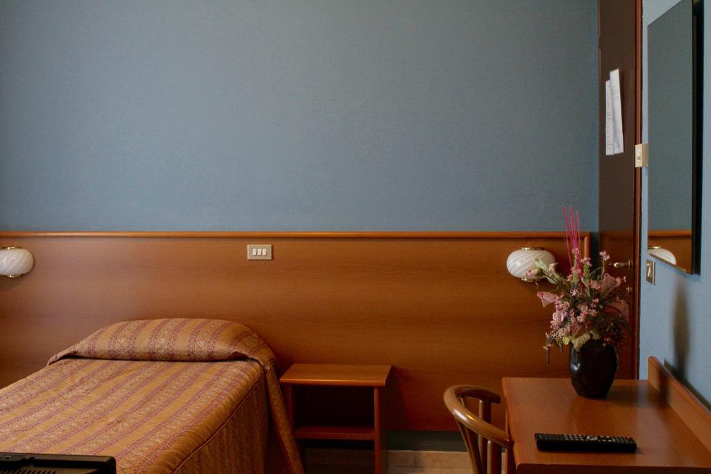 Hotel Monumento Certosa di Pavia Phòng bức ảnh
